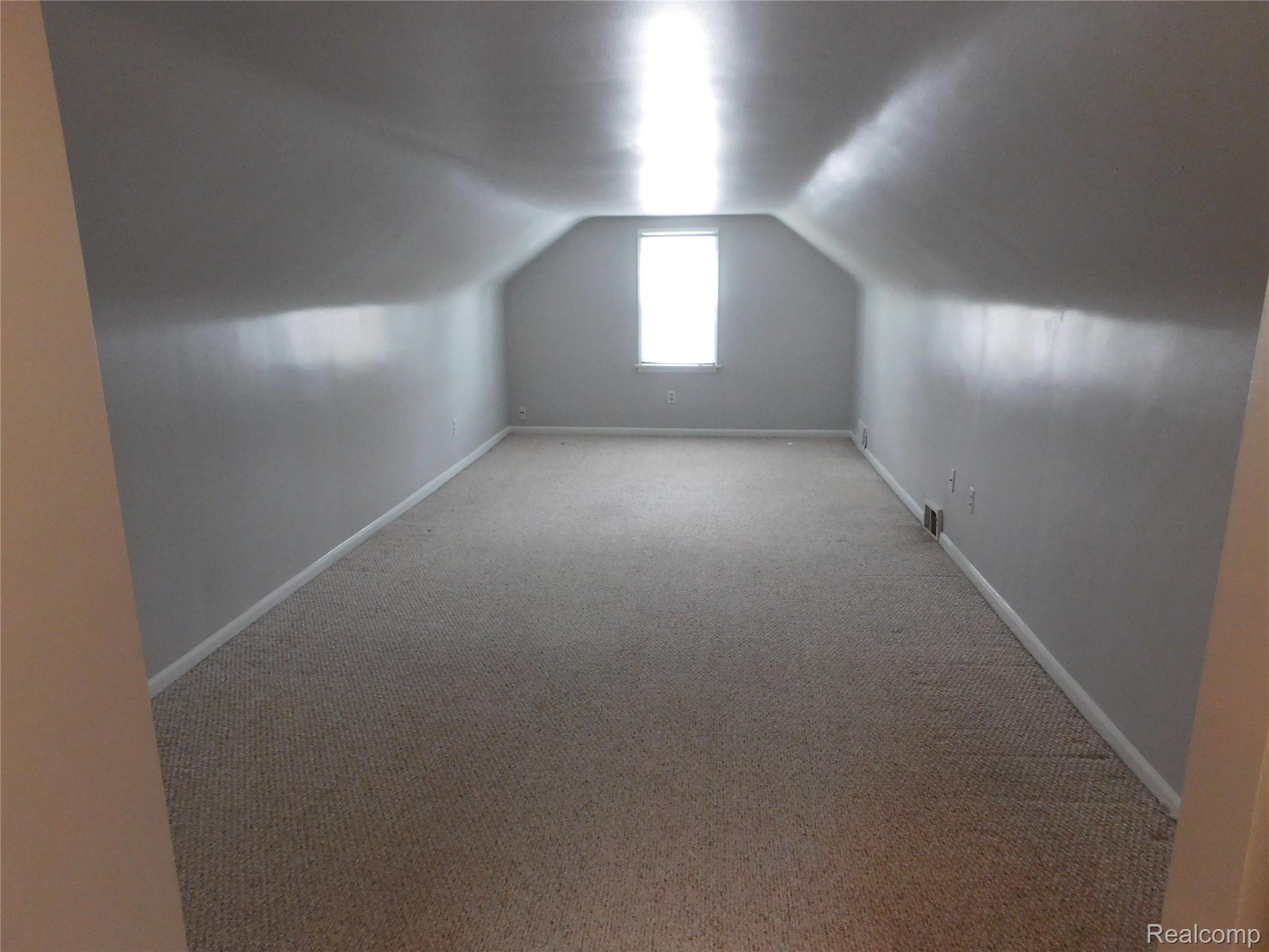 St Clair Shores City, Michigan 48082, United States, 2 Bedrooms Bedrooms, ,1 BathroomBathrooms,Residential,Active,163300