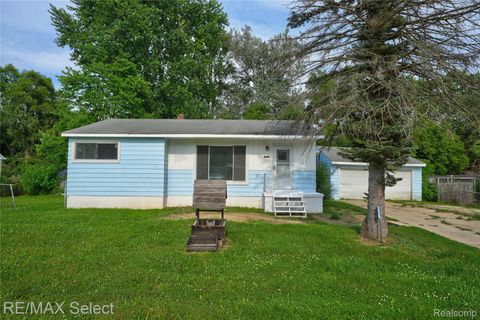 1413 Martha Avenue Burton City MI 48509