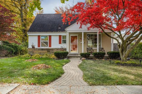 2371 Allard Avenue Grosse Pointe City MI 48236