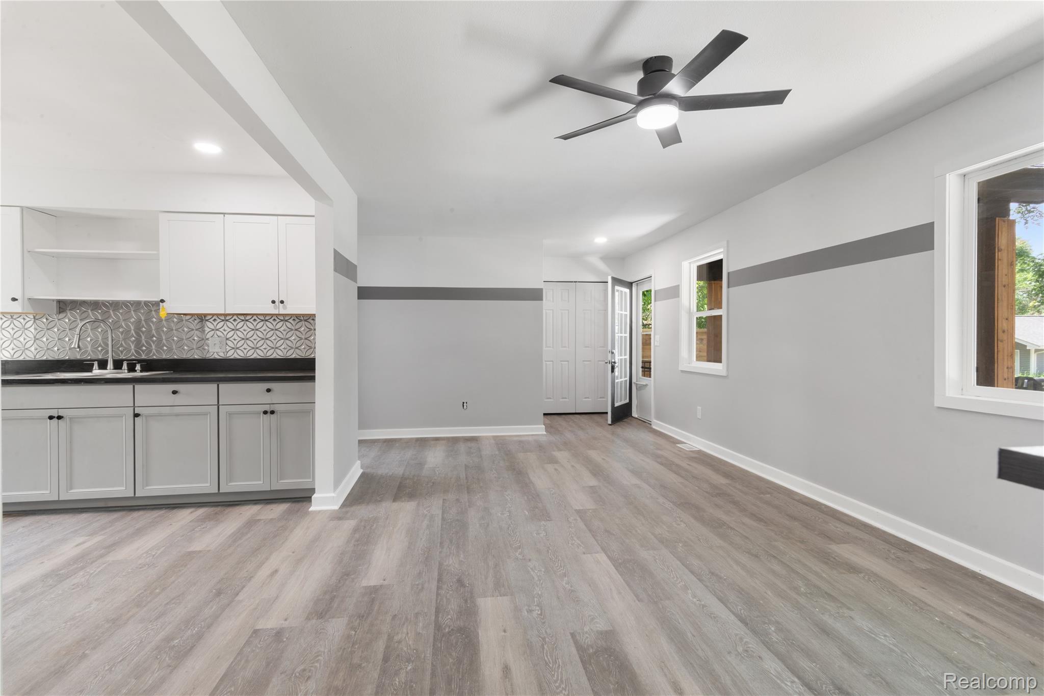 3166 Highland Boulevard