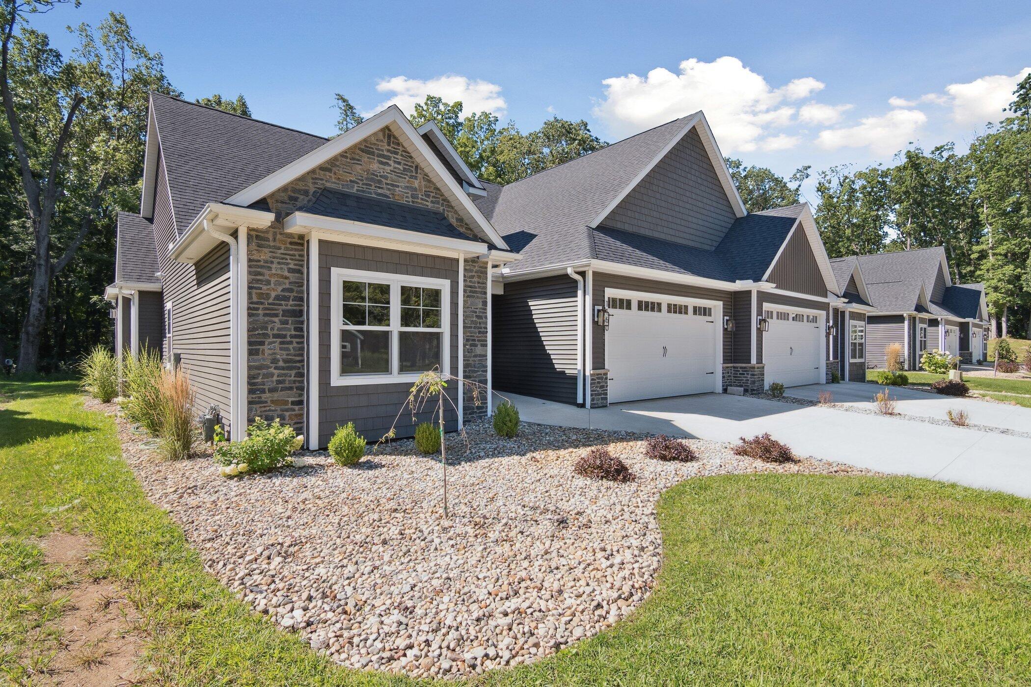 1160 Lochaven Circle