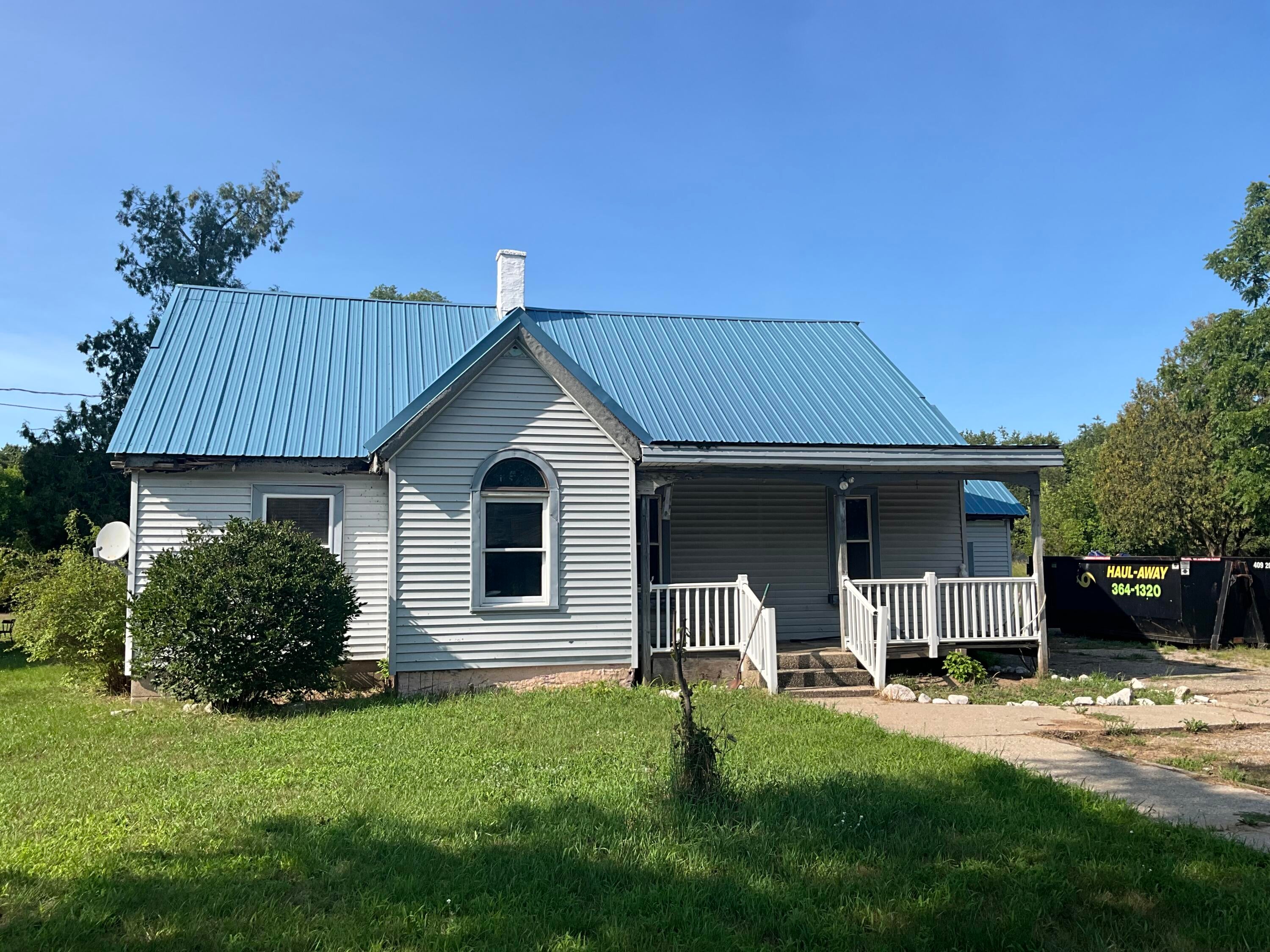 2031 10 Mile Road NE