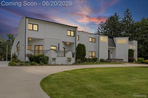 3440 Lone Pine Road West Bloomfield Charter Township MI 48323