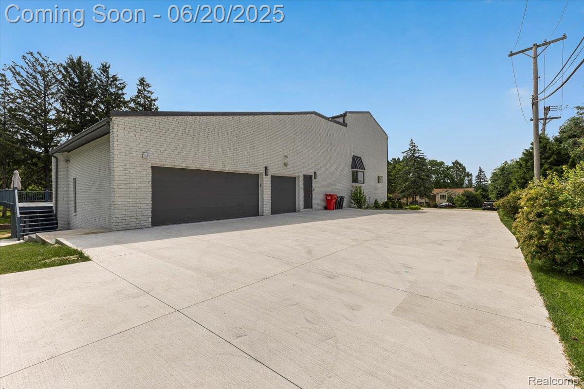 3440 Lone Pine Road