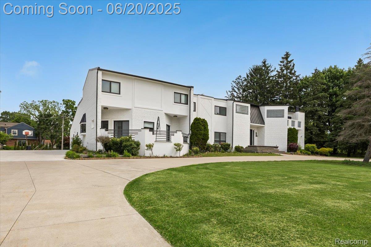 3440 Lone Pine Road