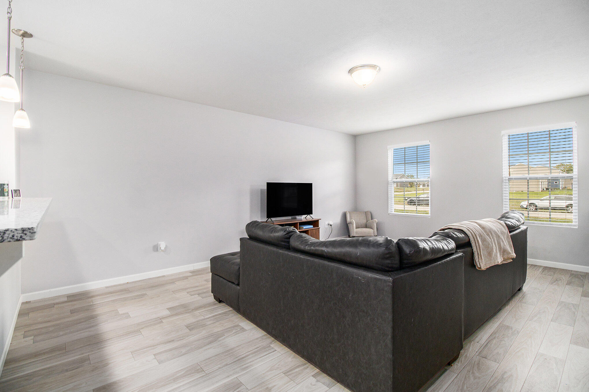 47223 Silver Oaks Boulevard