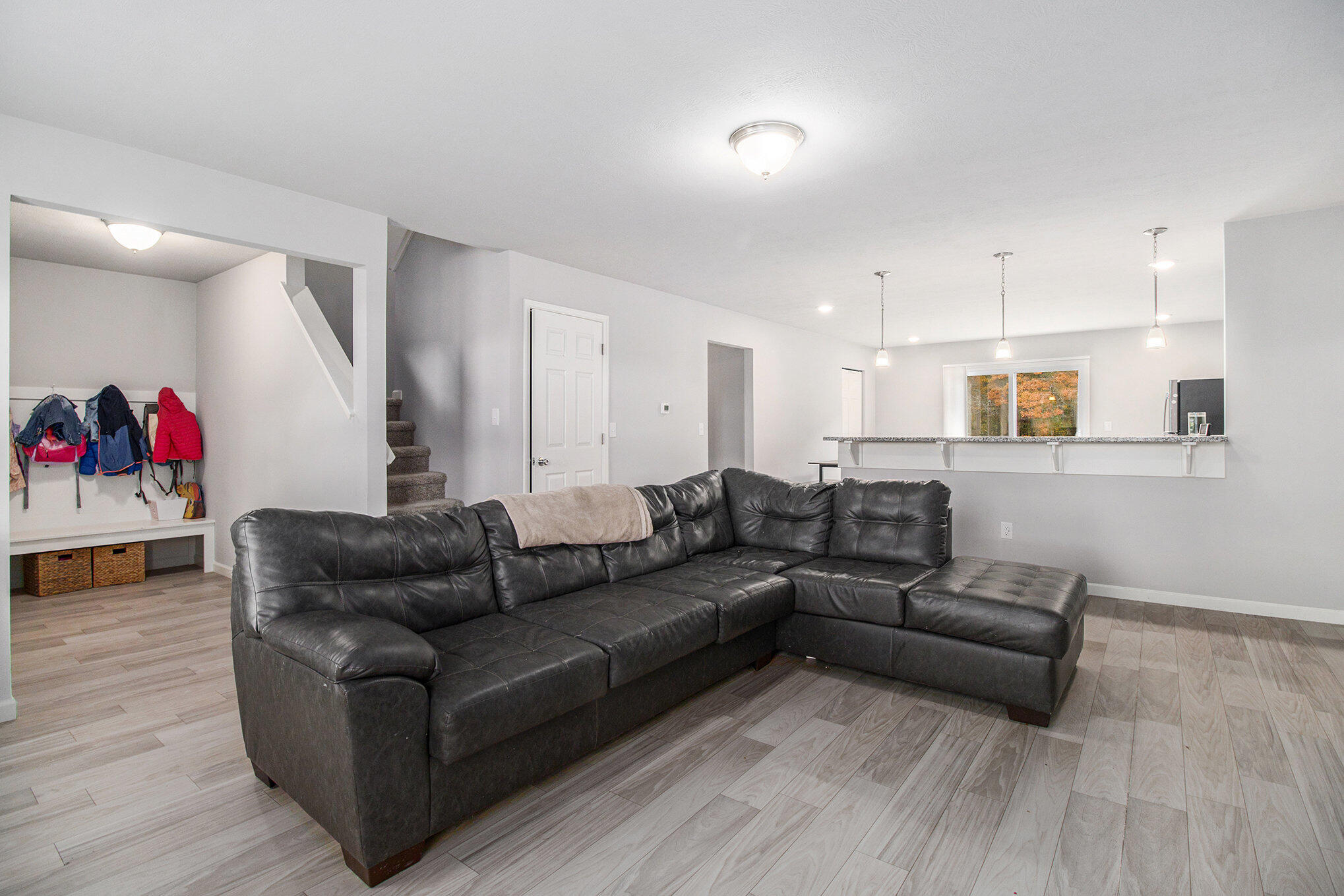 47223 Silver Oaks Boulevard