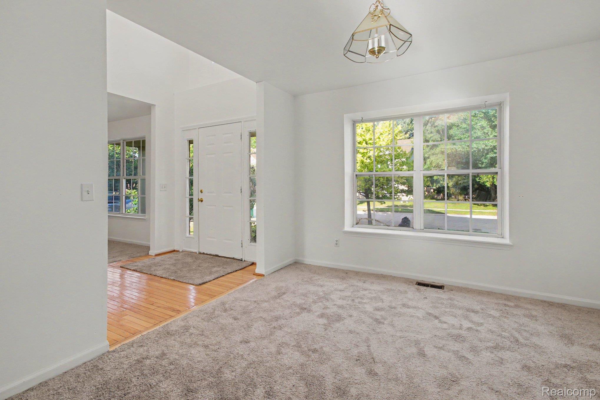 19144 Red Oak Lane