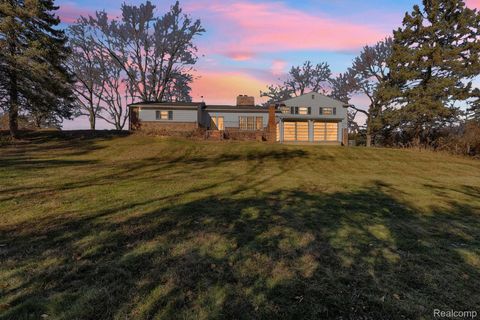 Tiny photo for 4265 Pine Tree Trail, Bloomfield Hills City, MI 48302 (MLS # 20251057948)