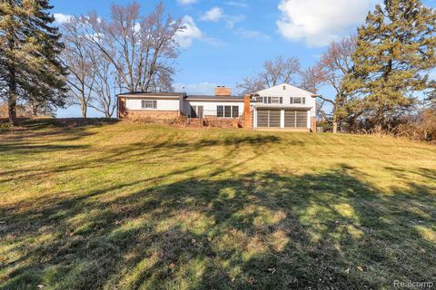 Tiny photo for 4265 Pine Tree Trail, Bloomfield Hills City, MI 48302 (MLS # 20251057948)