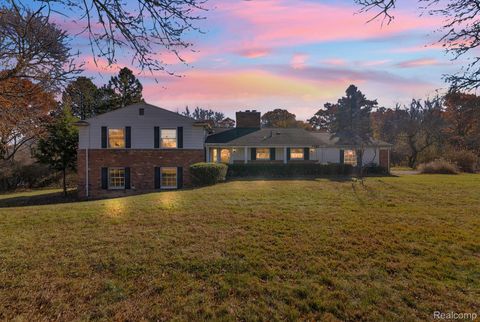 4265 Pine Tree Trail Bloomfield Hills City MI 48302