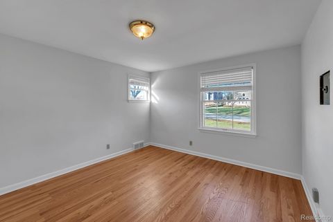 Tiny photo for 4265 Pine Tree Trail, Bloomfield Hills City, MI 48302 (MLS # 20251057948)