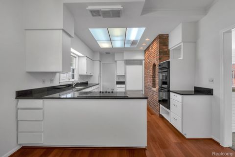 Tiny photo for 4265 Pine Tree Trail, Bloomfield Hills City, MI 48302 (MLS # 20251057948)