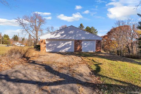 Tiny photo for 4265 Pine Tree Trail, Bloomfield Hills City, MI 48302 (MLS # 20251057948)