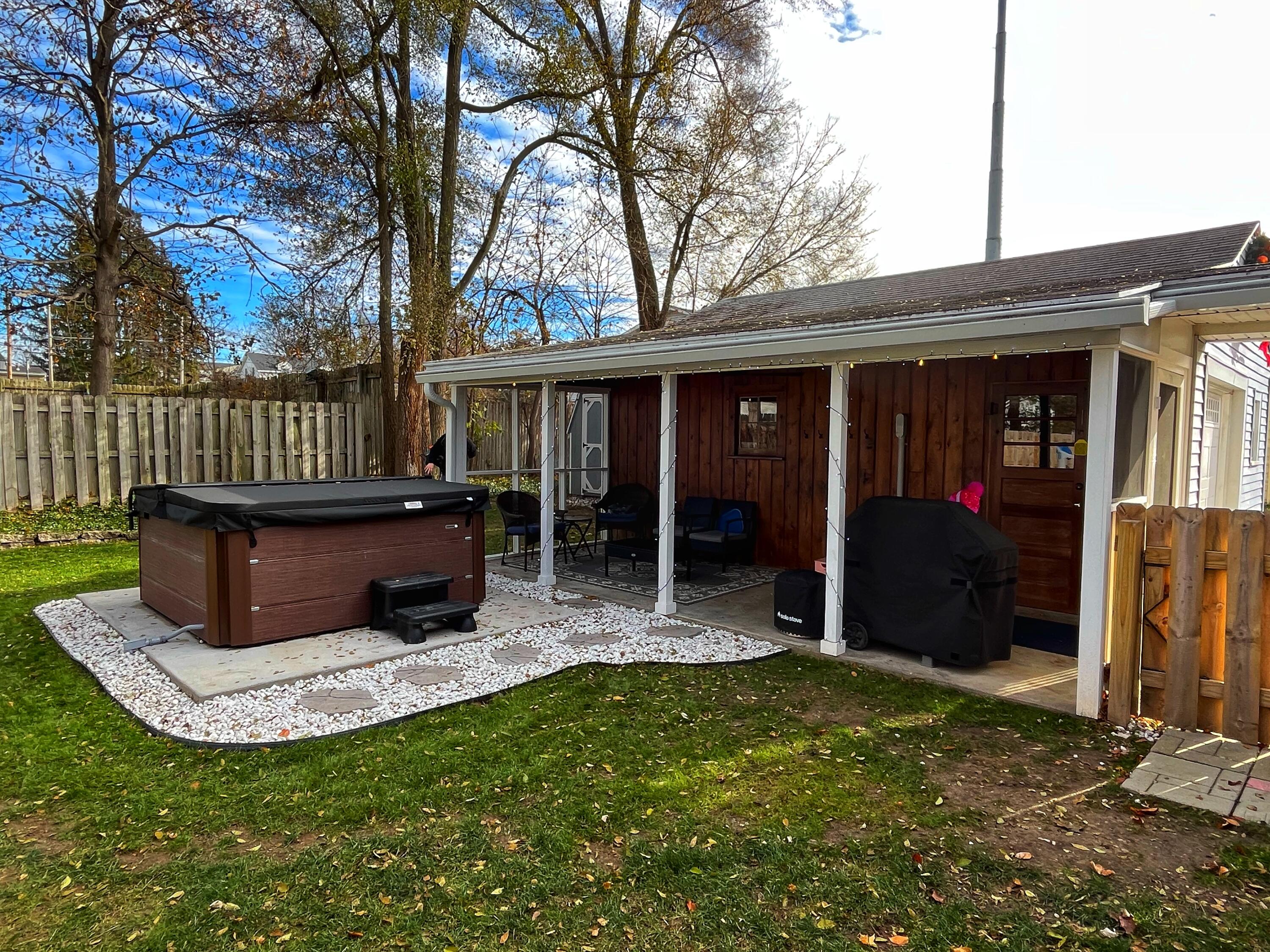 374 Elizabeth Street