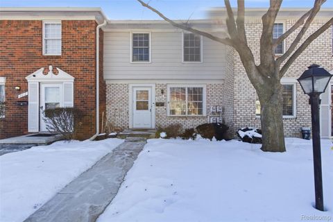 2618 Seaton Circuit S Warren City MI 48091