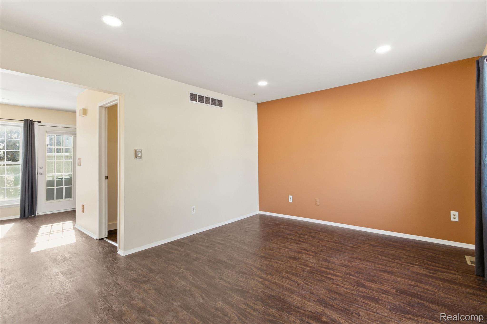 2618 Seaton Circuit S