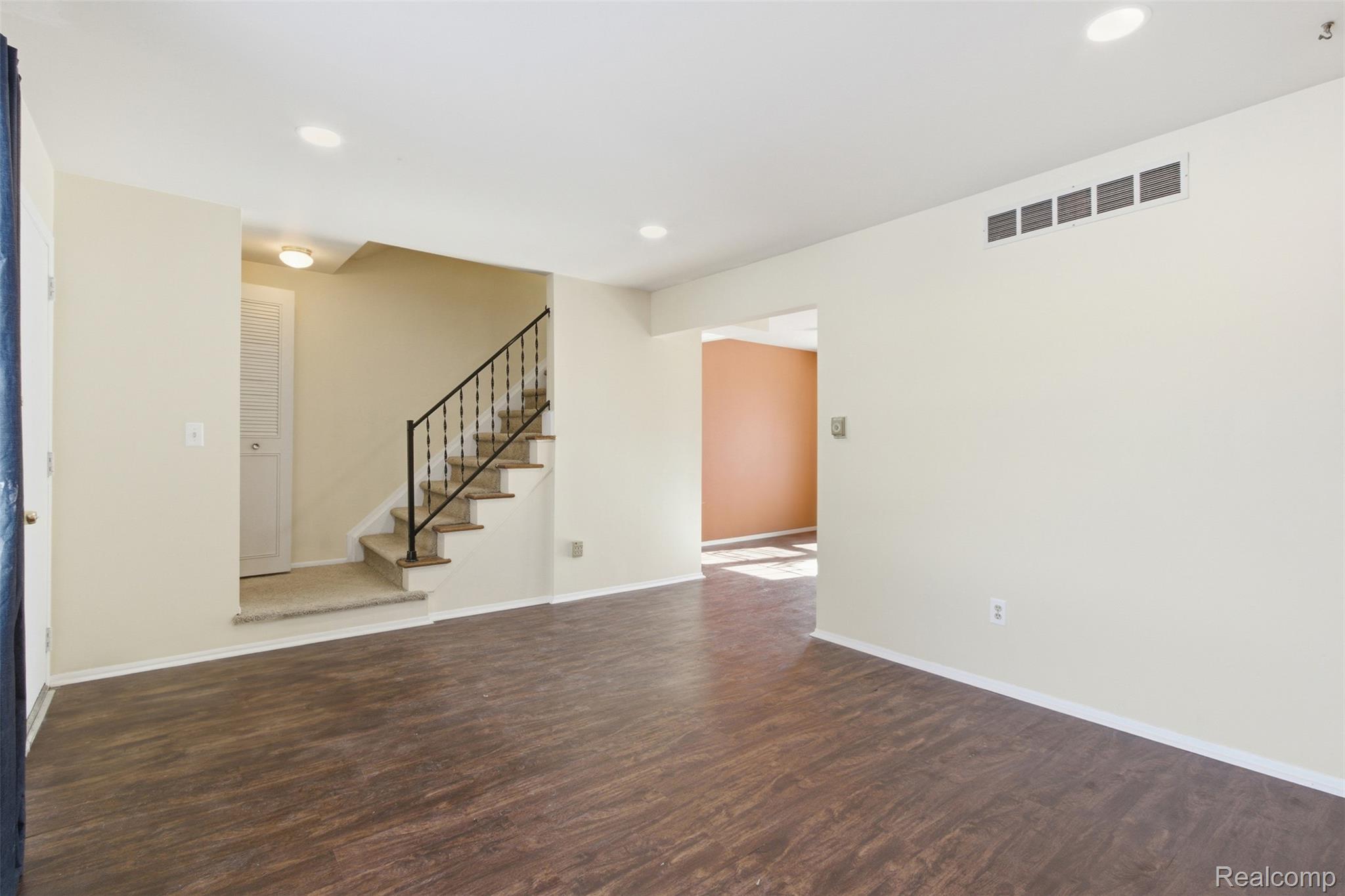 2618 Seaton Circuit S