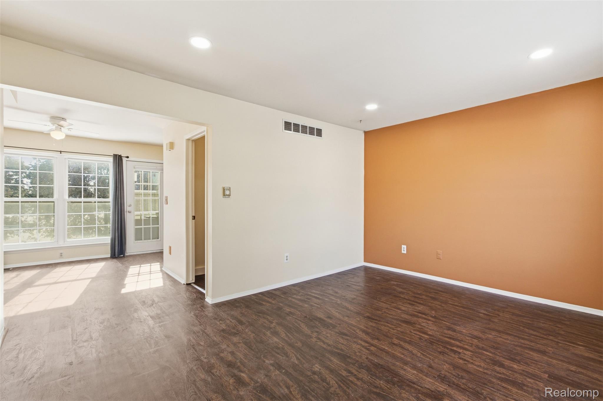 2618 Seaton Circuit S