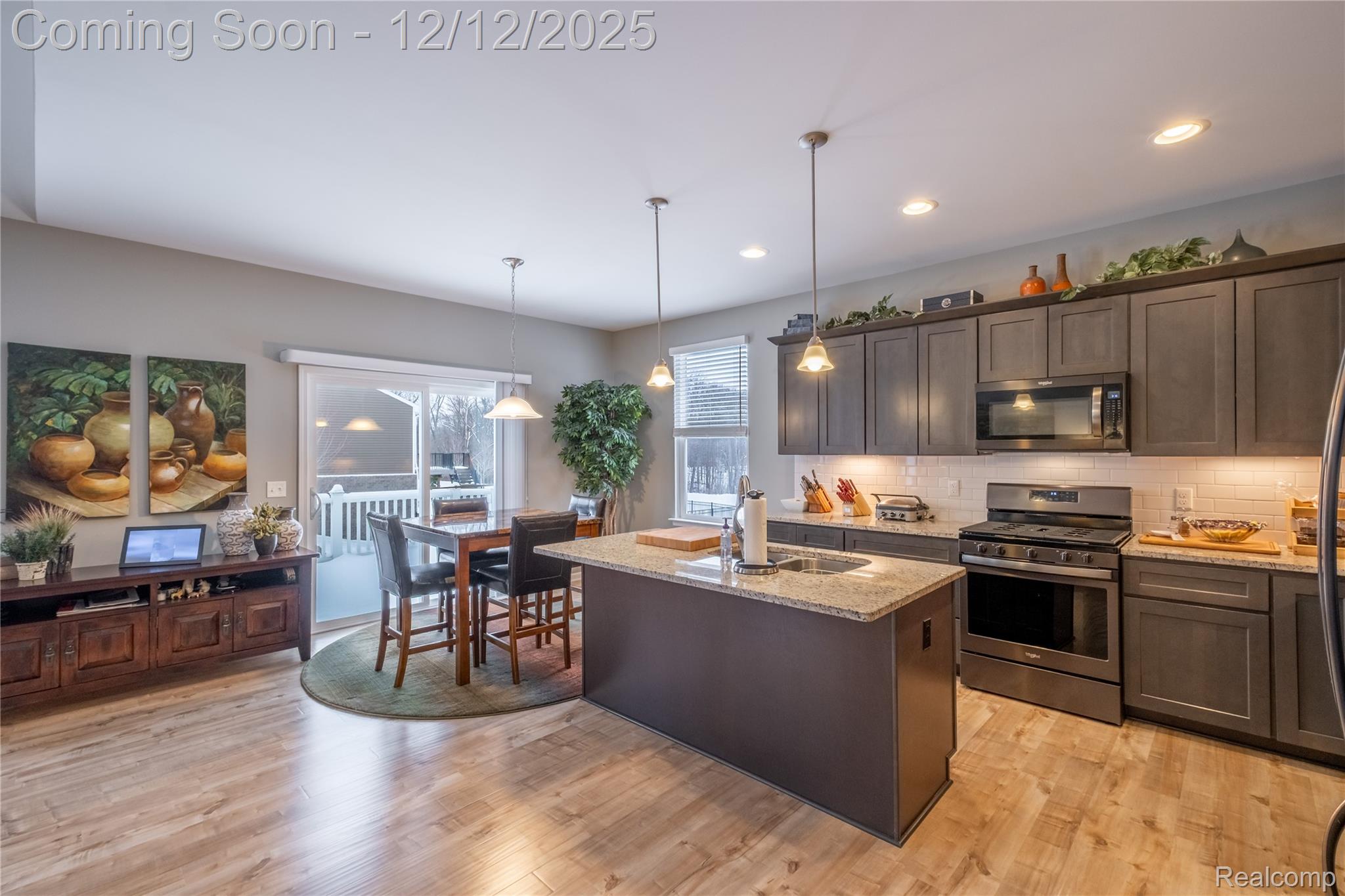 Howell, Michigan 48843, United States, 3 Bedrooms Bedrooms, ,2 BathroomsBathrooms,Residential,Active,252522