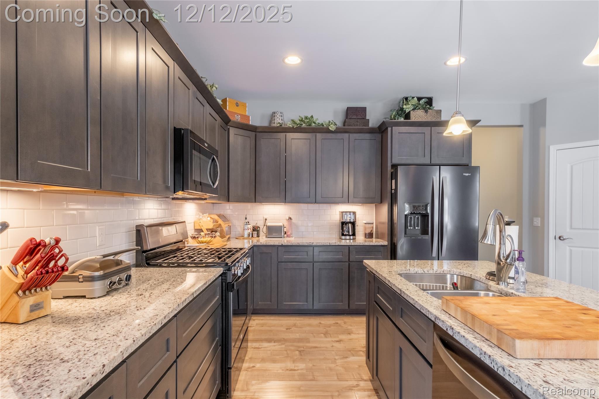 Howell, Michigan 48843, United States, 3 Bedrooms Bedrooms, ,2 BathroomsBathrooms,Residential,Active,252522