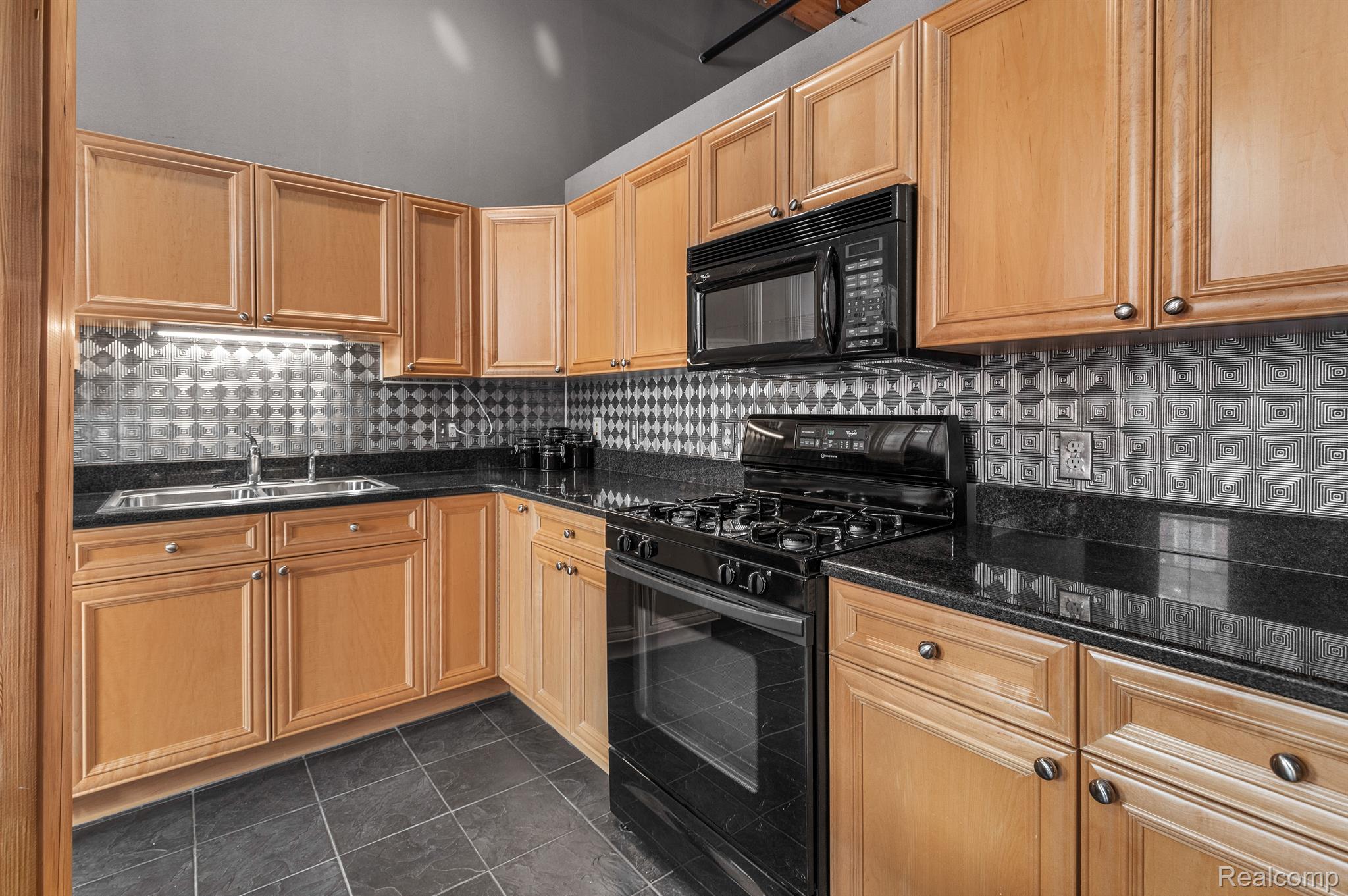 Detroit, Michigan 48207, United States, 1 Bedroom Bedrooms, ,1 BathroomBathrooms,Residential,Active,1090