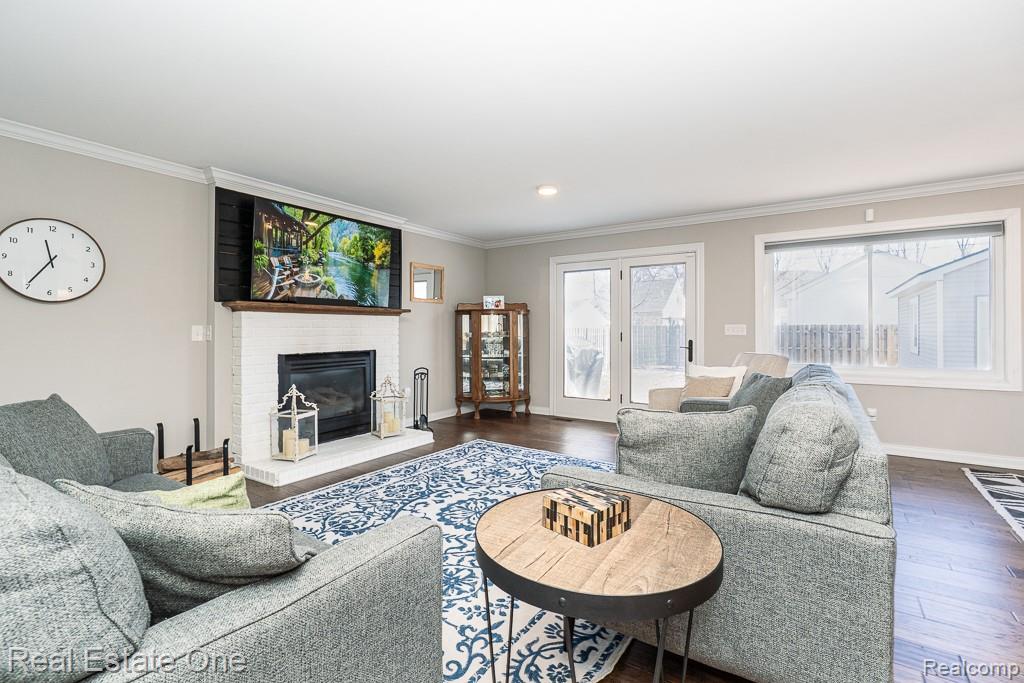 2260 Buckingham Avenue