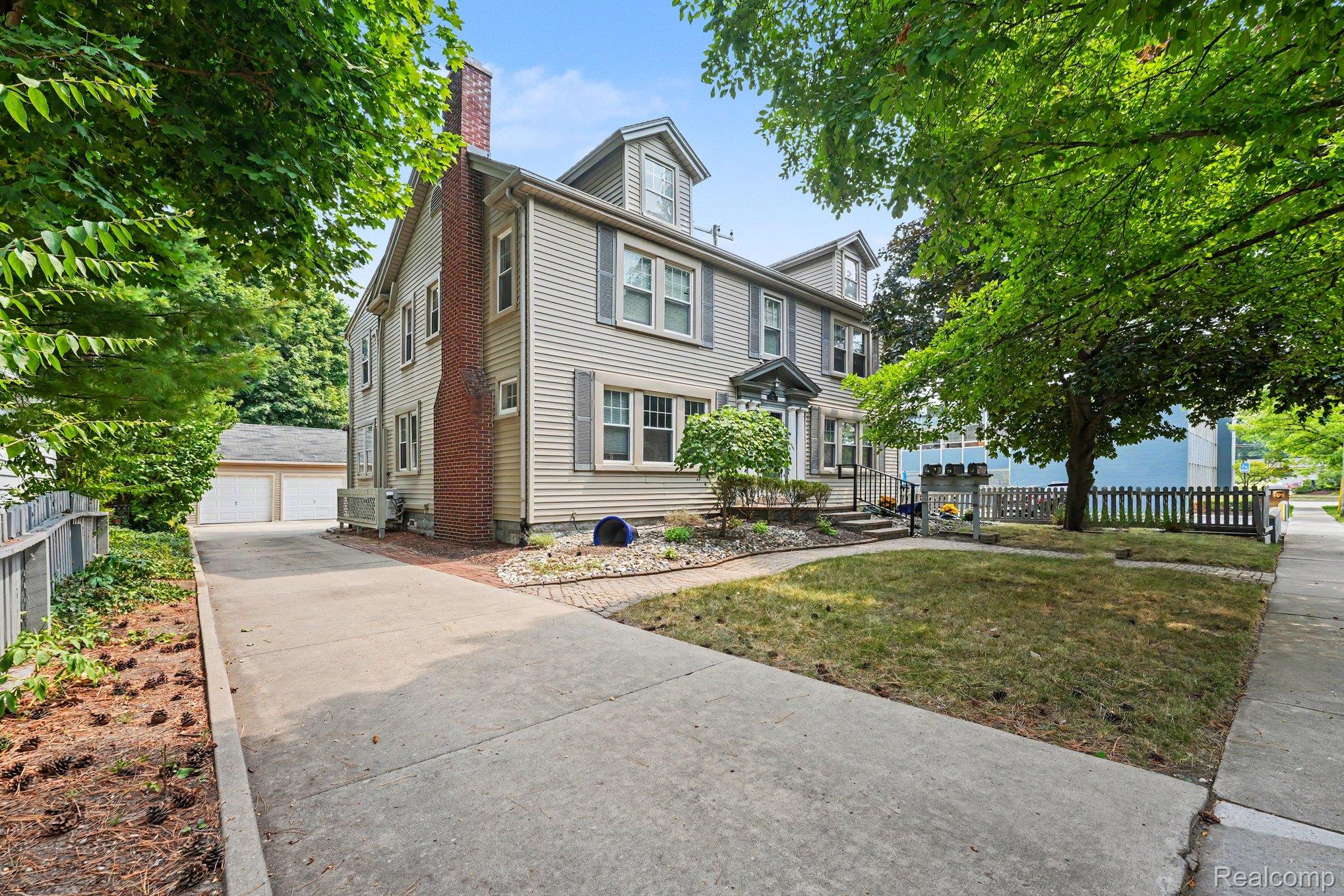 156 N Worth Street
