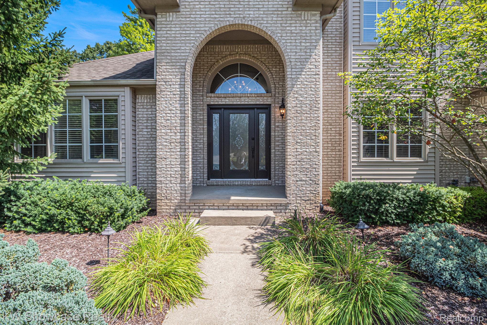 989 Suchava Drive