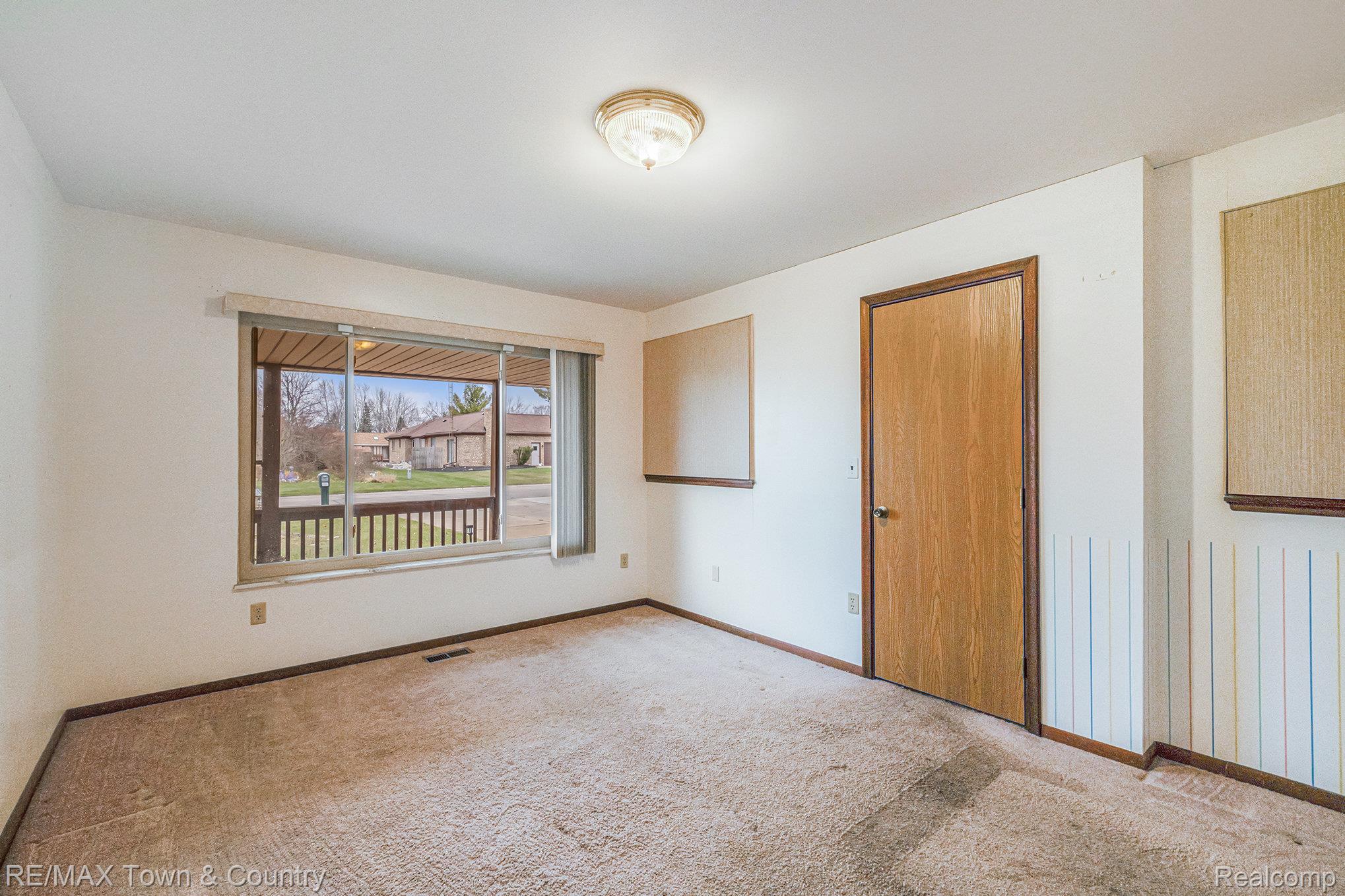 8401 Bellechasse Drive