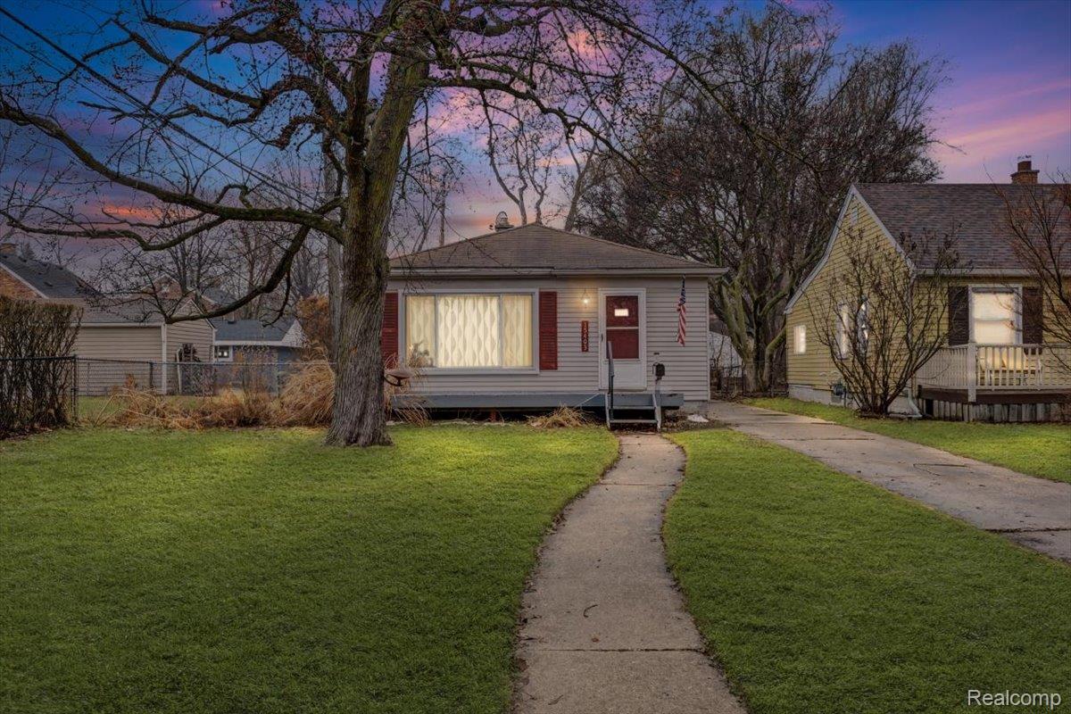 15403 DELAWARE Avenue