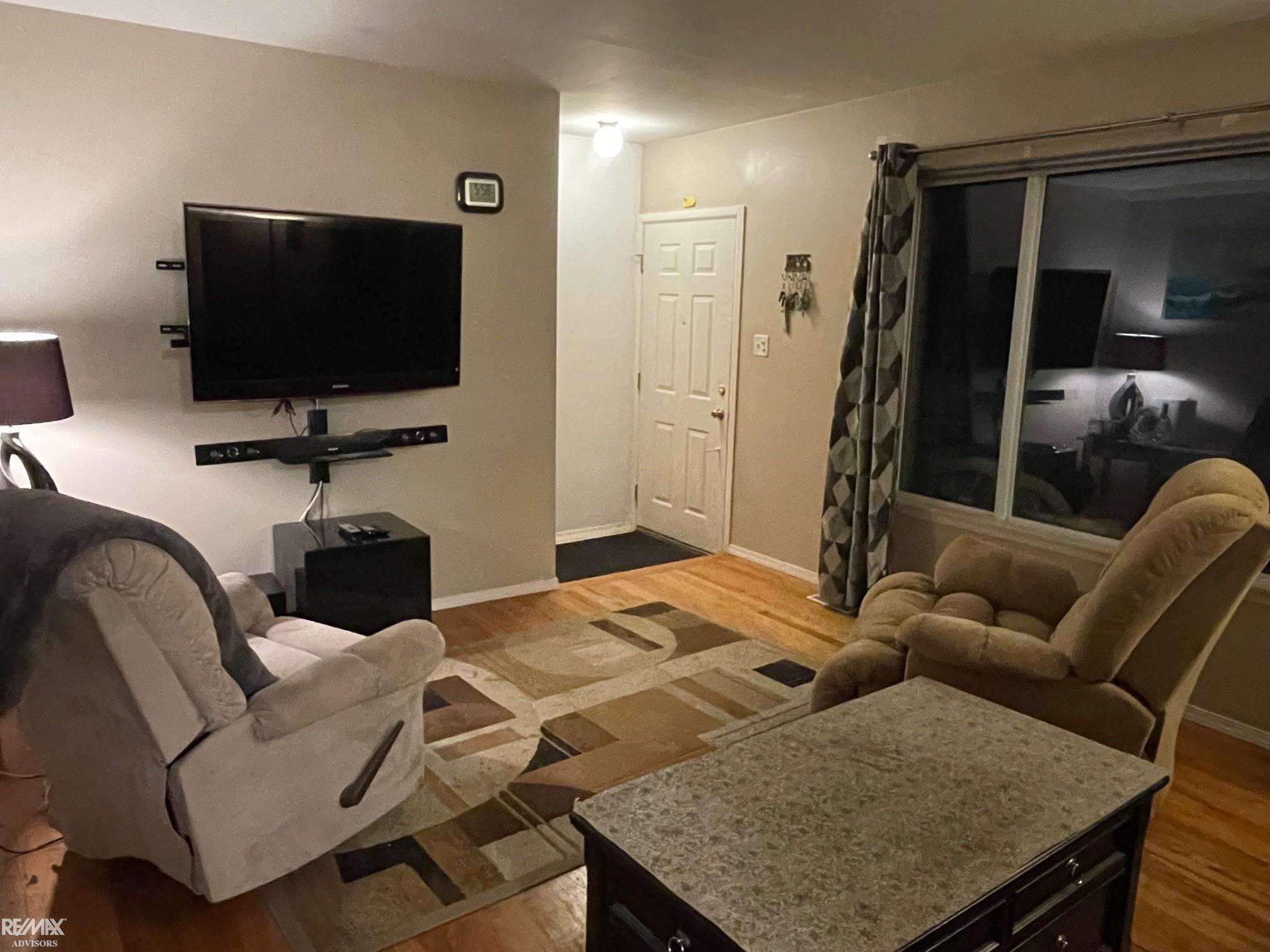 30607 Glenwood Circle