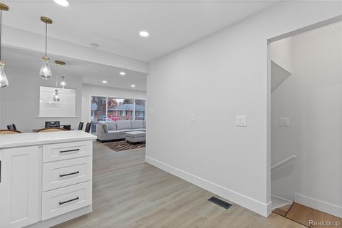 Tiny photo for 1019 Symes Court, Royal Oak City, MI 48067 (MLS # 20251053771)