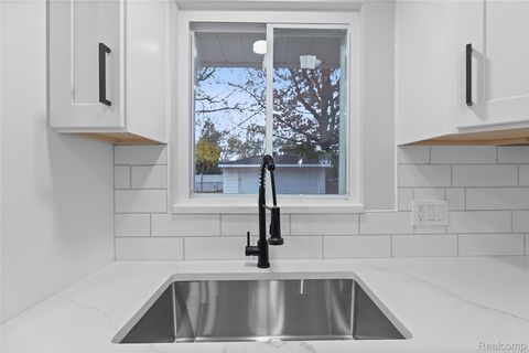 Tiny photo for 1019 Symes Court, Royal Oak City, MI 48067 (MLS # 20251053771)