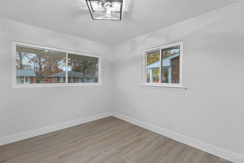 Tiny photo for 1019 Symes Court, Royal Oak City, MI 48067 (MLS # 20251053771)