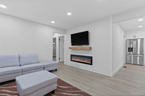 Tiny photo for 1019 Symes Court, Royal Oak City, MI 48067 (MLS # 20251053771)