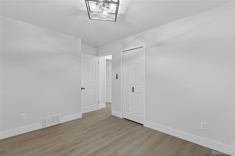 Tiny photo for 1019 Symes Court, Royal Oak City, MI 48067 (MLS # 20251053771)