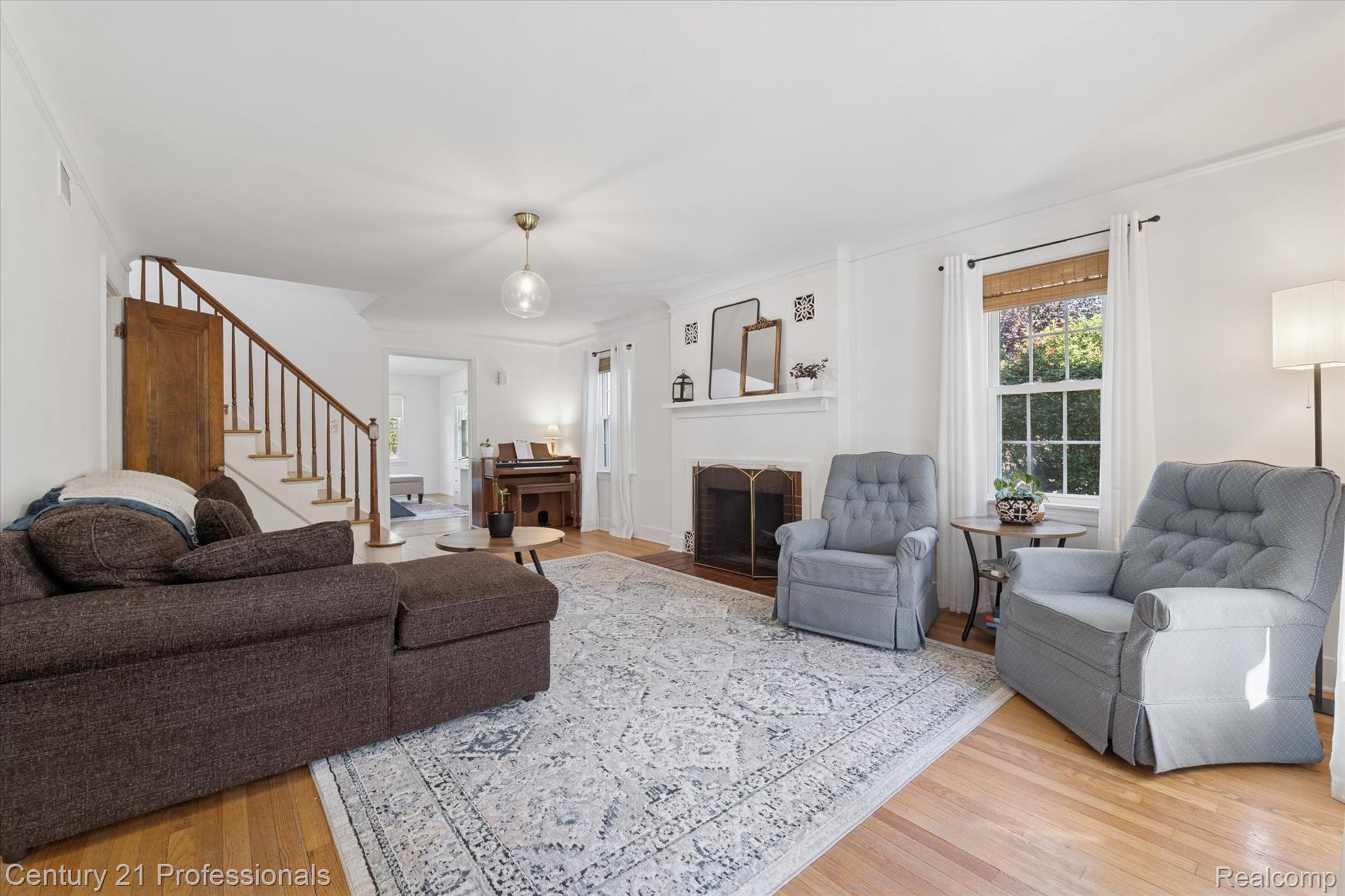 31600 W Chicago Street