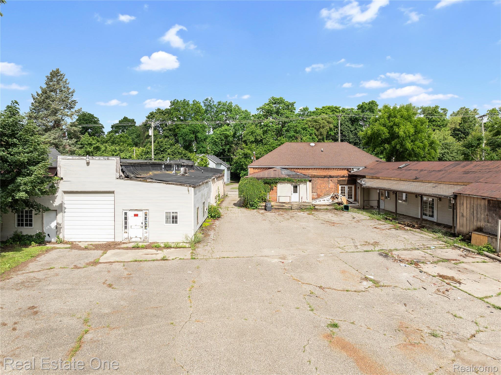 227 N BARNARD Street