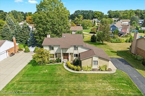 4432 Ravinewood Drive Commerce Charter Township MI 48382