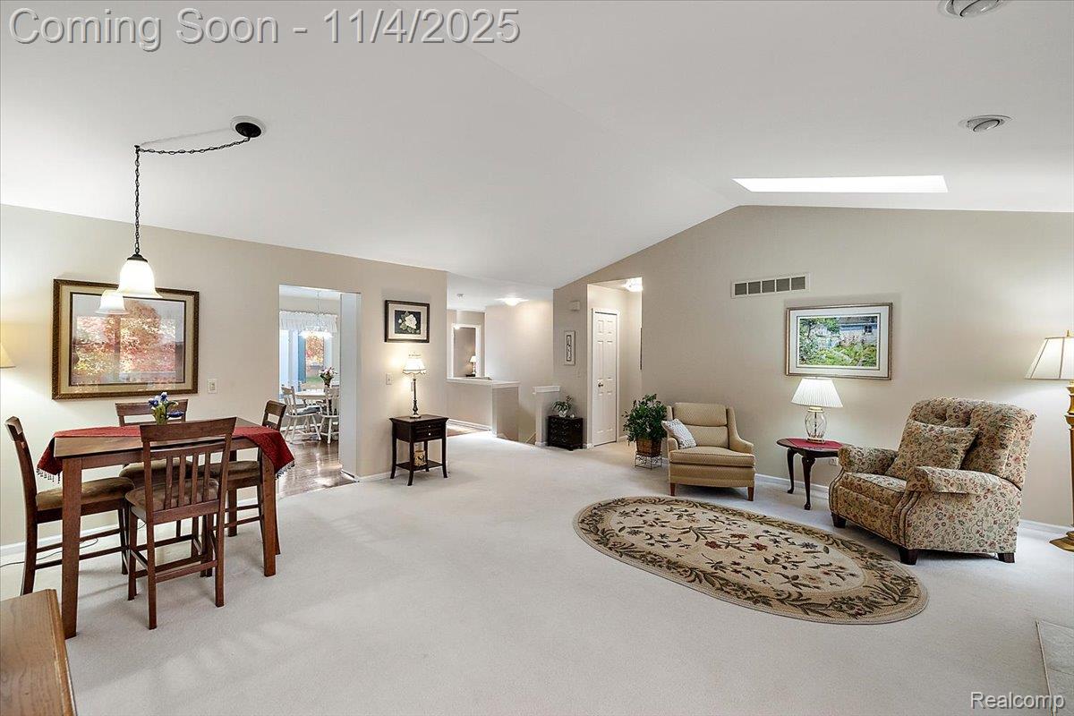 2710 Lochmoor Boulevard