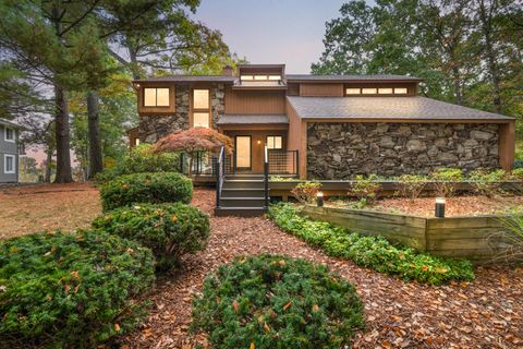 4893 Canyon Oaks Drive Brighton Township MI 48114