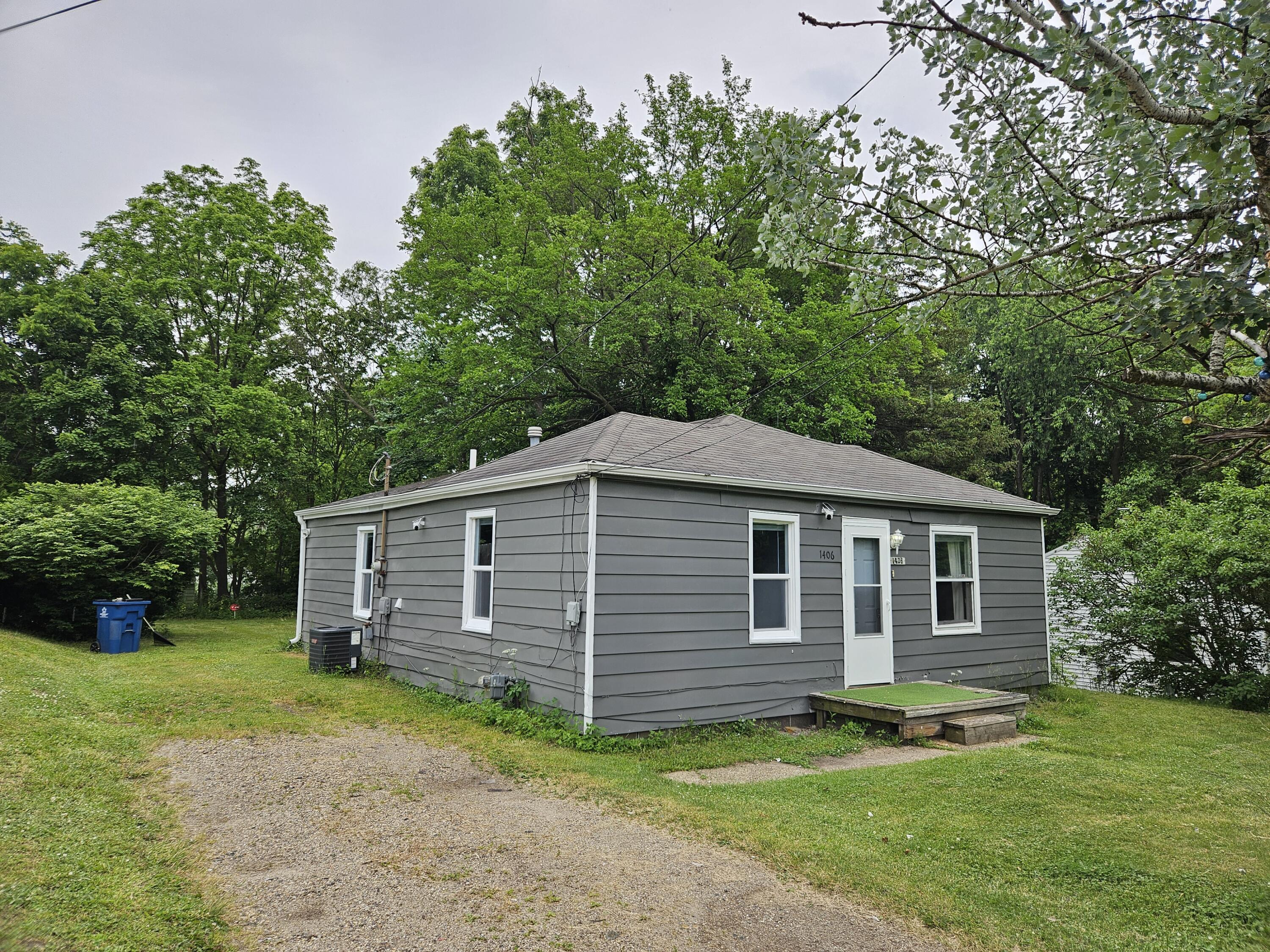 1406 Bixby Road