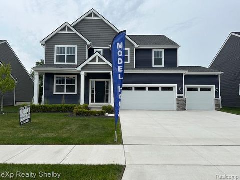 Photo of 52910 WELLINGTON VALLEY Drive, Macomb Township, MI 48042 (MLS # 20250010852)