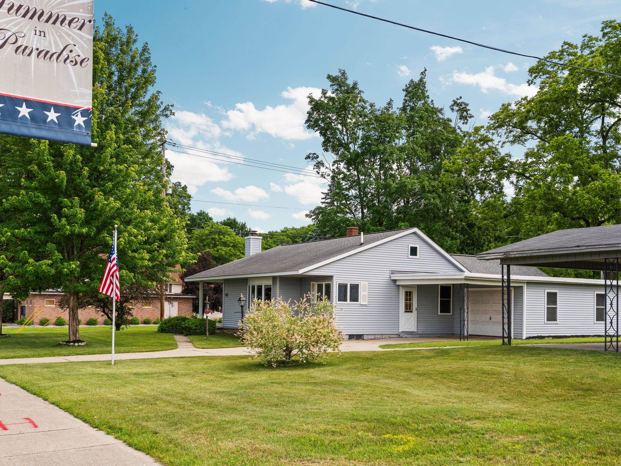 106 N Brownson
