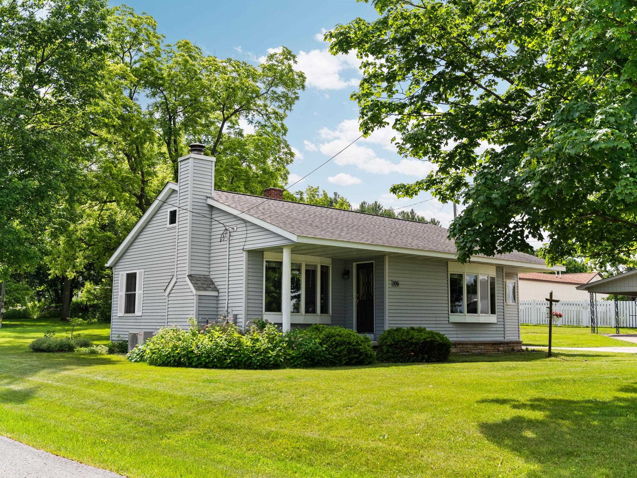 106 N Brownson