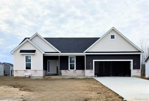 13025 River Rock Pass Fenton Charter Township MI 48451