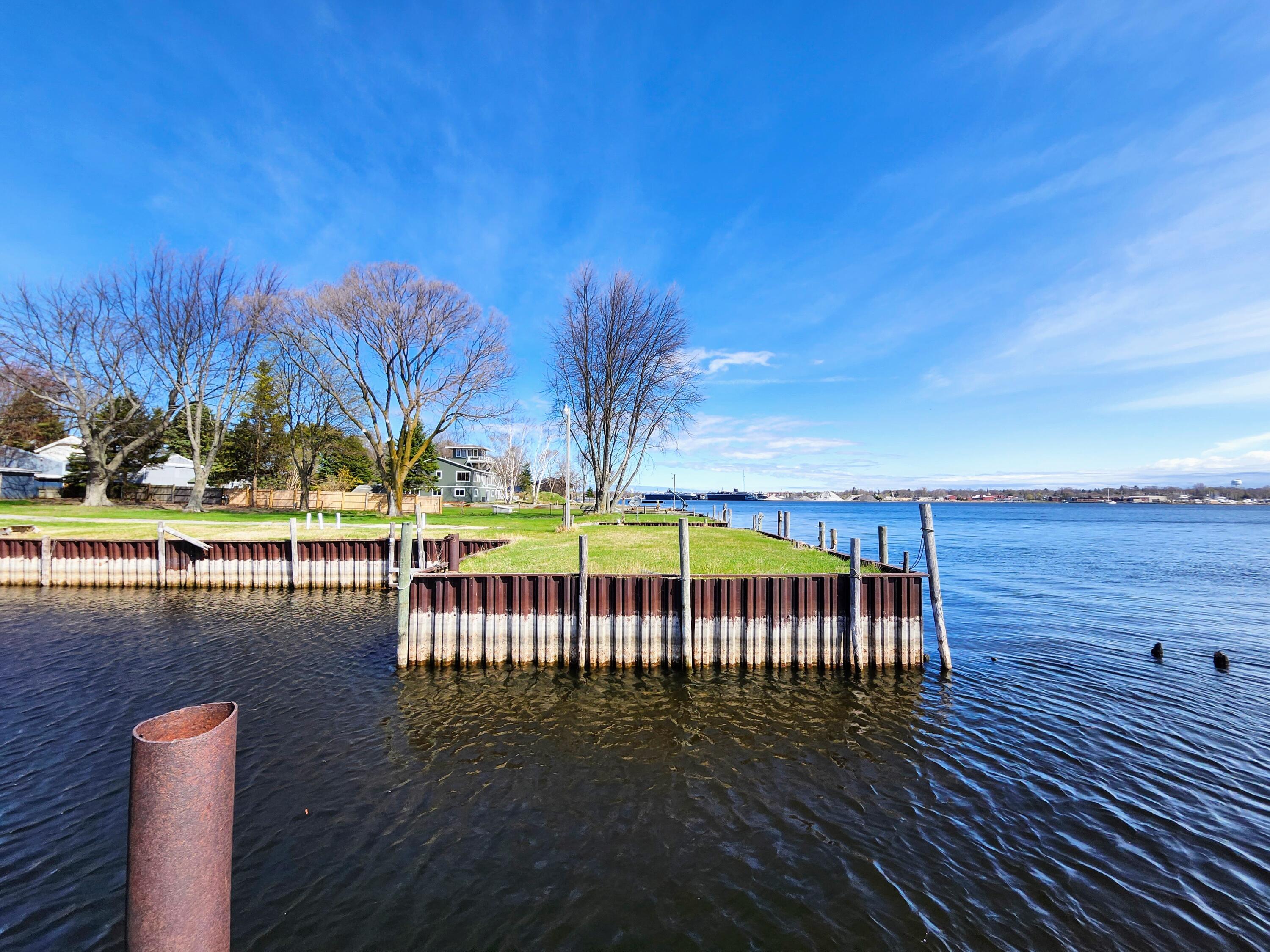 846 S Lakeshore Drive North Lot