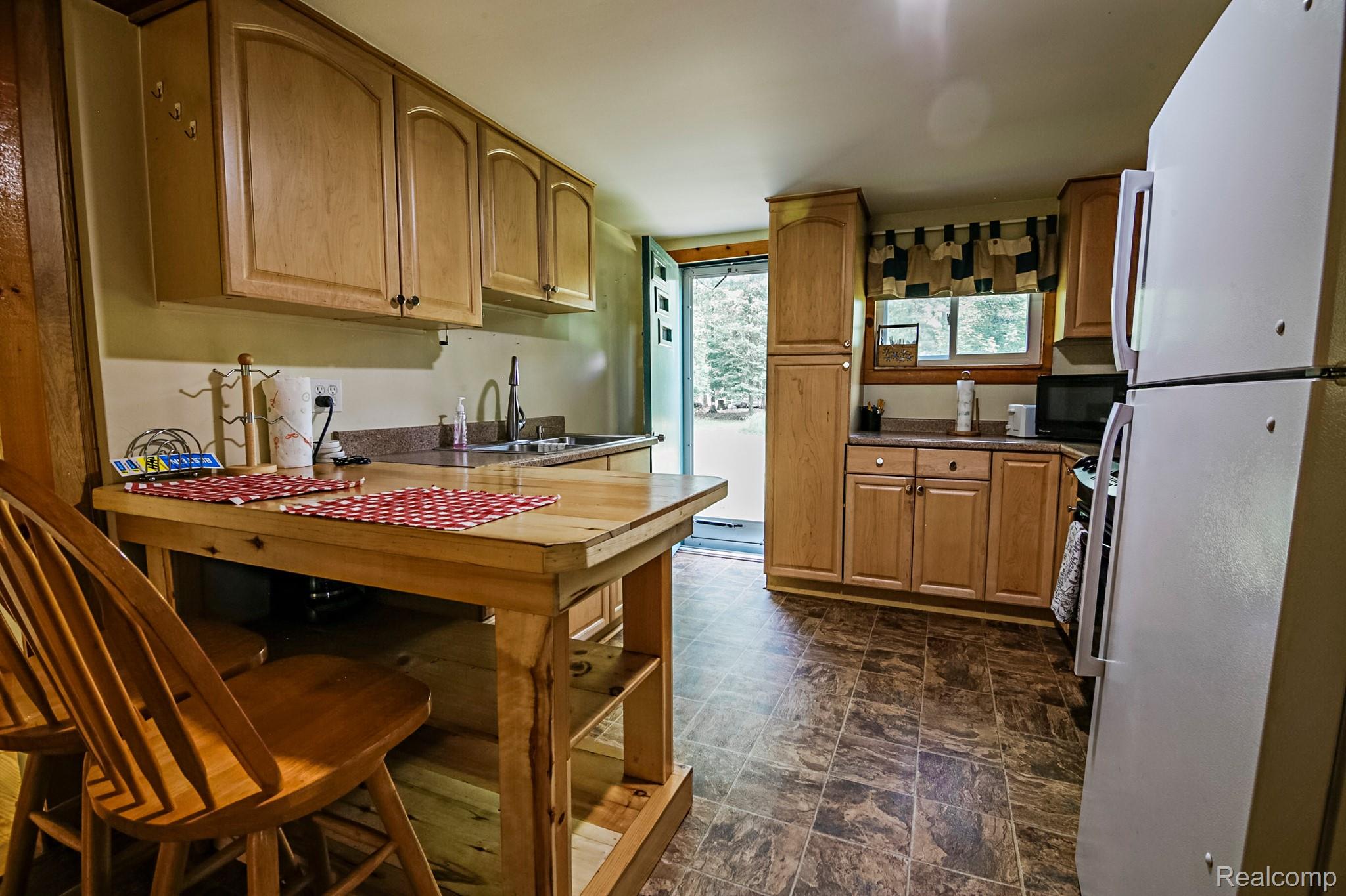 Curtis Township, Michigan 48737, United States, 2 Bedrooms Bedrooms, ,1 BathroomBathrooms,Residential,Active,159882