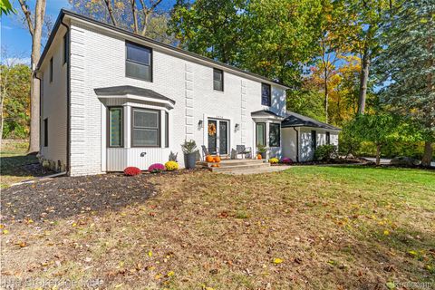 2576 Homewood Drive Troy City MI 48098
